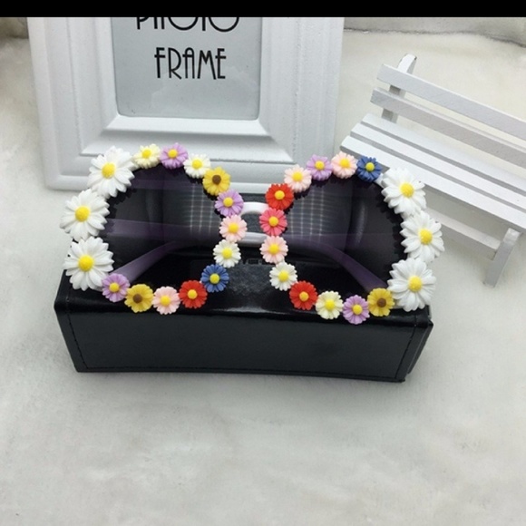 Atelier Sona Accessories - Festival Flower Sunglasses